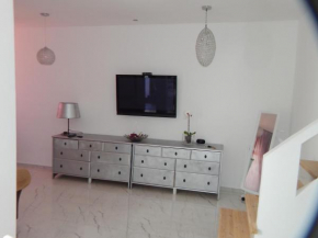 Apartment on Praskoveevskaya 5a